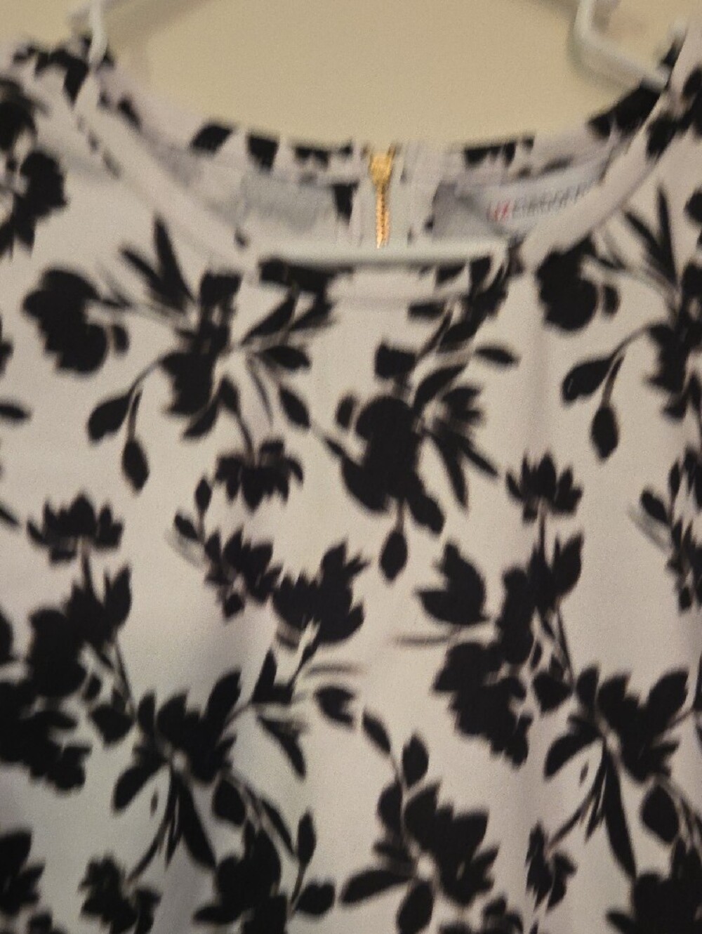 Liz Claiborne White Short-Sleeve Top with Black Floral Print XXL - Picture 3 of 12